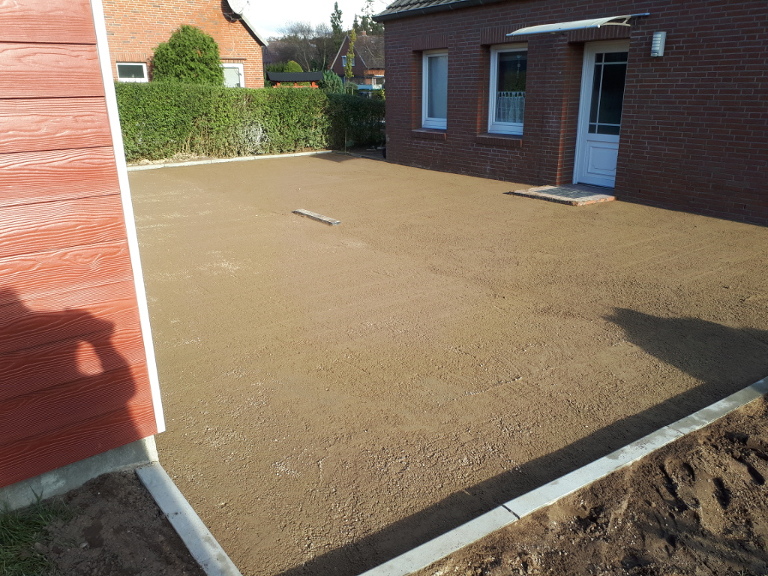 Fertiges Pflasterplanum - Betonbrechsand 0/5 mm - 5 cm stark eingebaut